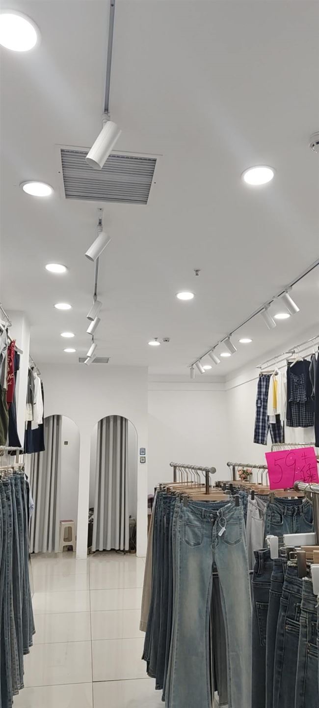 旺铺转让 ，因去外地发展，急转鼓楼地下商业街A区521
