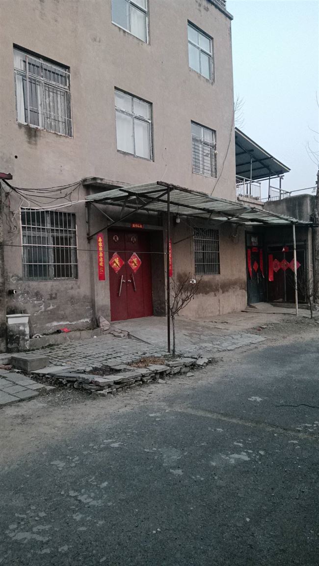 【出租】四室一厅一厨一卫160平米，二楼自建房简装